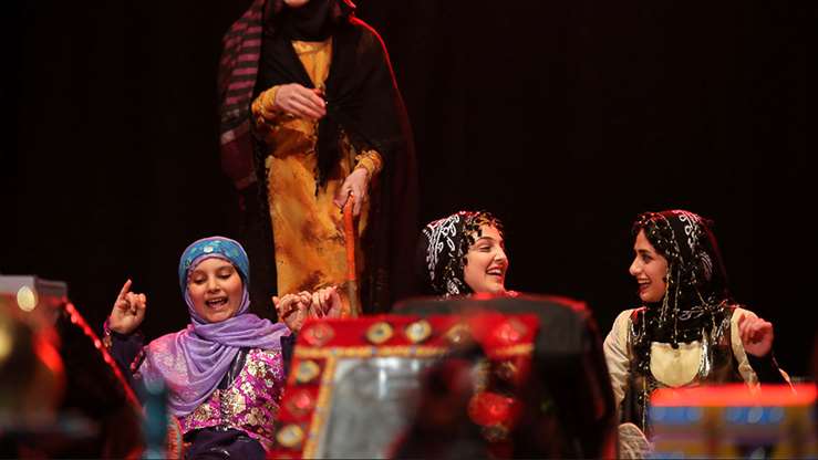 نمایشگاه مد و لباس کردی در مجتمع فرهنگی فجر سنندج